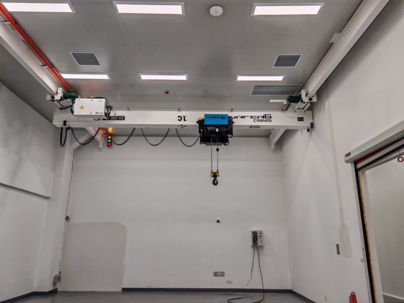 如何确保单梁桥式洁净天车的安全性